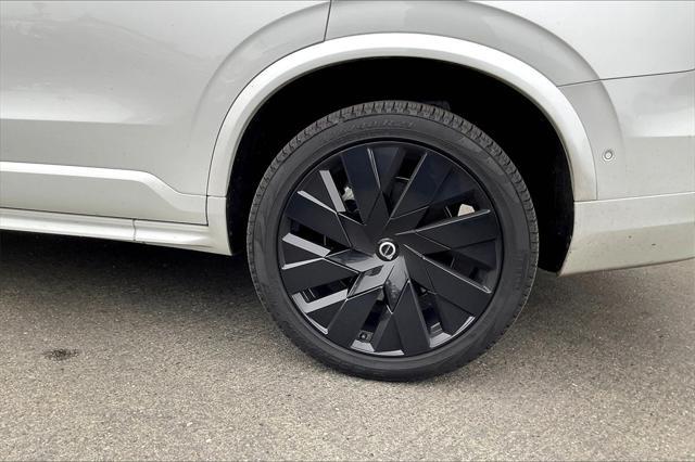 2023 volvo xc90 recharge plug-in hybrid t8 plus dark theme 7-seater