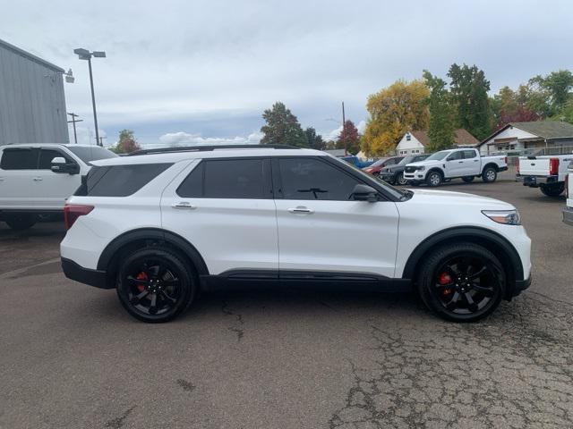 2022 ford explorer st