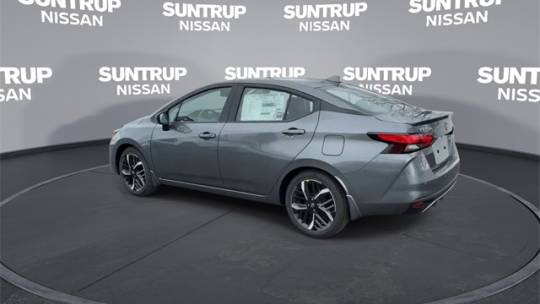 2024 nissan versa sr