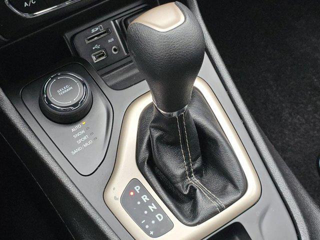 2017 jeep cherokee sport
