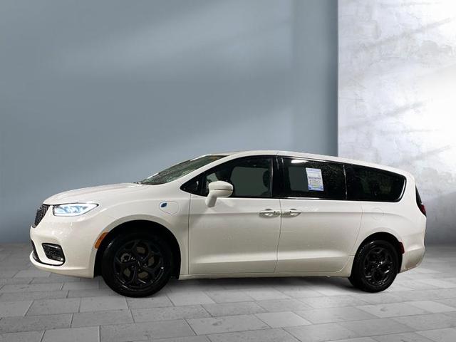 2022 chrysler pacifica hybrid touring l