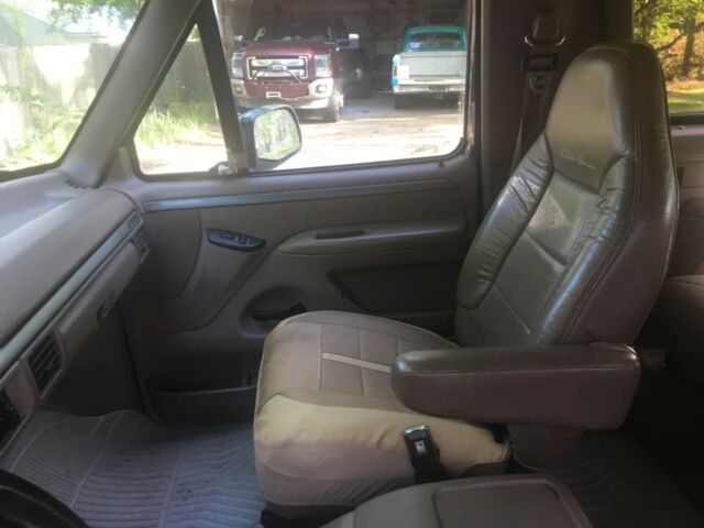 1993 ford bronco eddie bauer. great driver, all stock, never abused, new 302