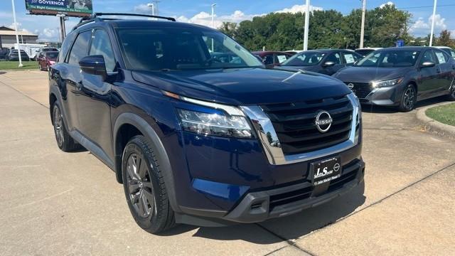 2022 nissan pathfinder sv