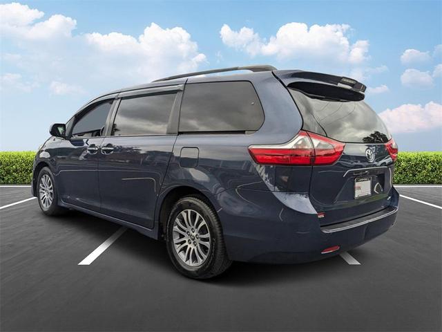 2020 toyota sienna xle