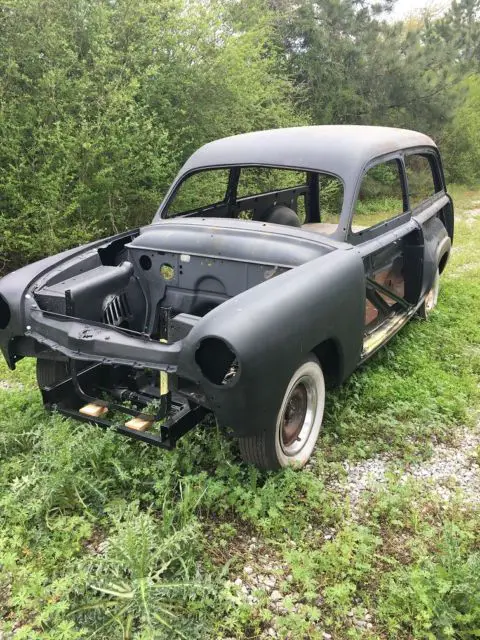 1951 ford woodie shell w/ reduced reserve....great starter or save a lot of work