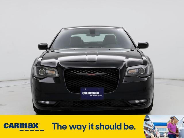 2022 chrysler 300 s