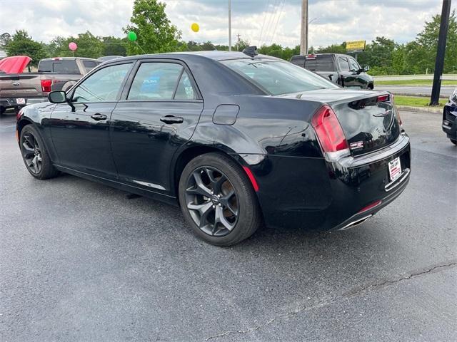 2022 chrysler 300 s