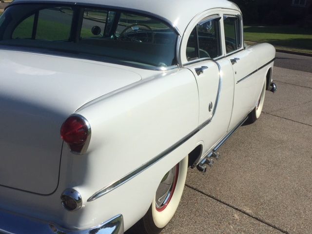 1954 oldsmobile super 88 sedan