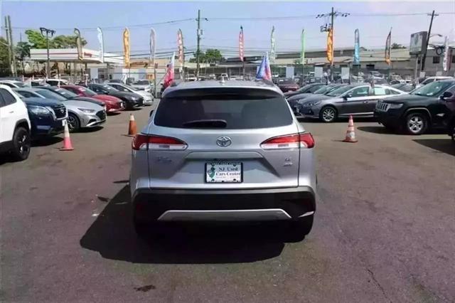 2022 toyota corolla cross le