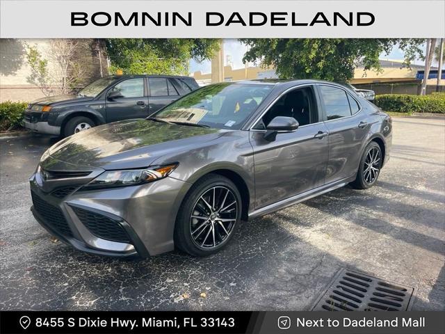 2021 toyota camry se