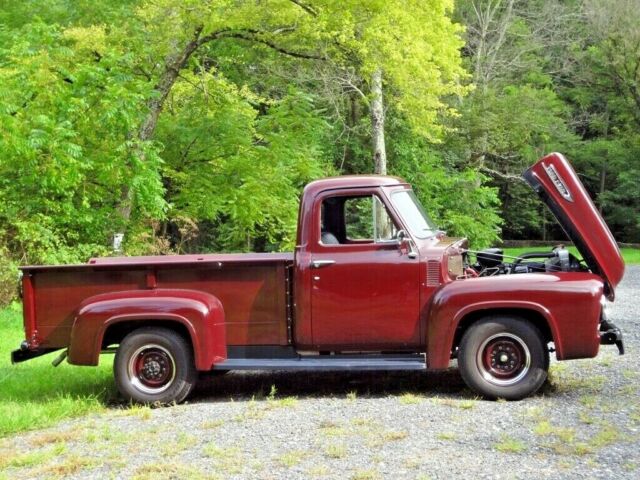 1953 ford f-250 pick-up truck