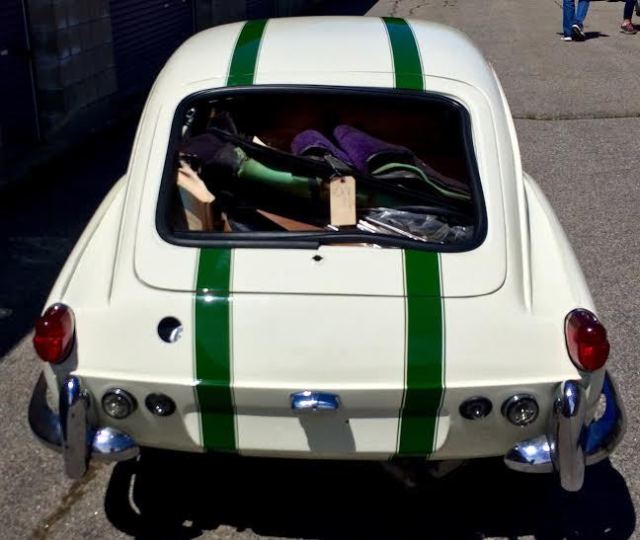 stunning triumph gt6! wow!