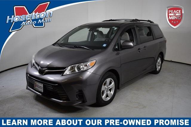 2018 toyota sienna le