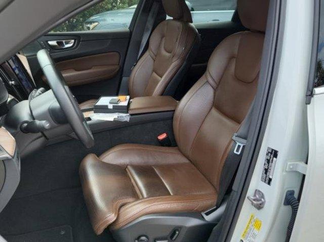 2022 volvo xc60 b5 inscription