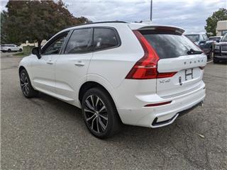 2024 Volvo XC60 b5 plus dark theme