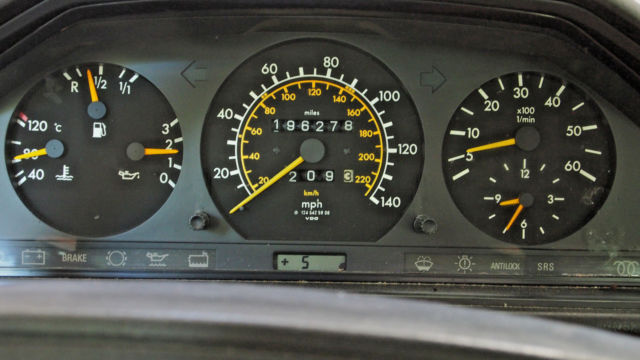 1987 300td diesel wagon, white, 7 seats, 196300 miles, one owner, nr no reserve