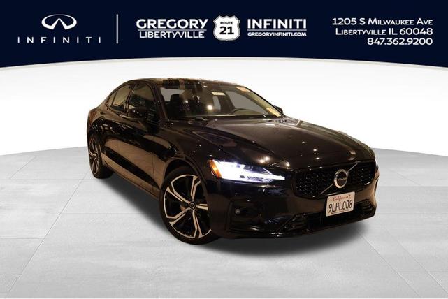 2024 volvo s60 b5 core dark theme