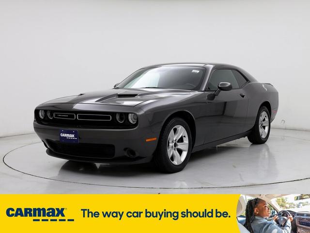 2018 dodge challenger sxt