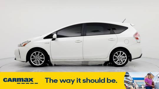 2017 Toyota Prius v (+)