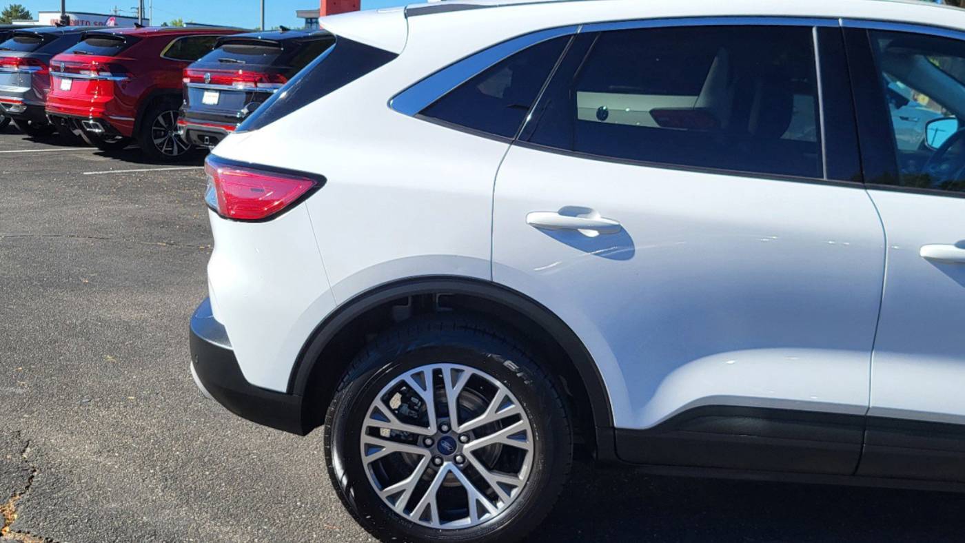 2022 ford escape sel
