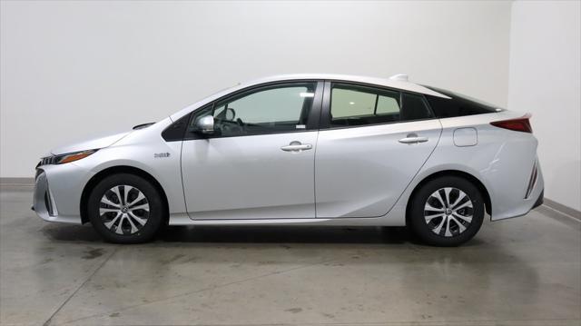 2021 toyota prius prime le