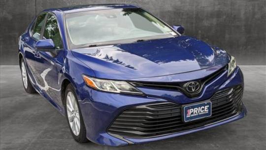 2018 toyota camry le
