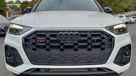 2024 Audi SQ5 premium plus