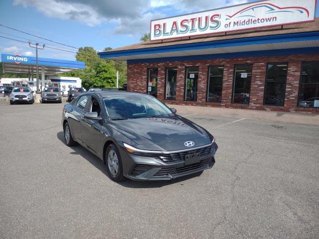2024 hyundai elantra se