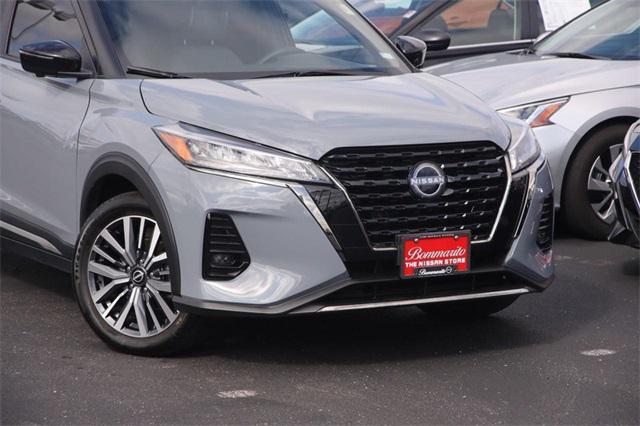 2023 nissan kicks sr