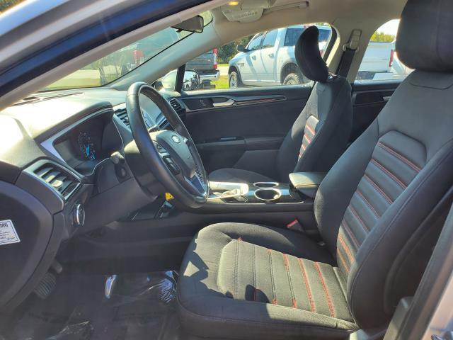 2013 ford fusion se