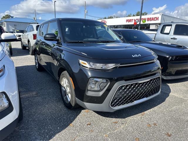 2022 kia soul lx