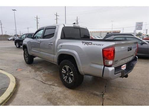 2017 toyota tacoma in northwoods, illinois