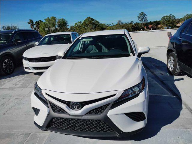 2019 toyota camry se