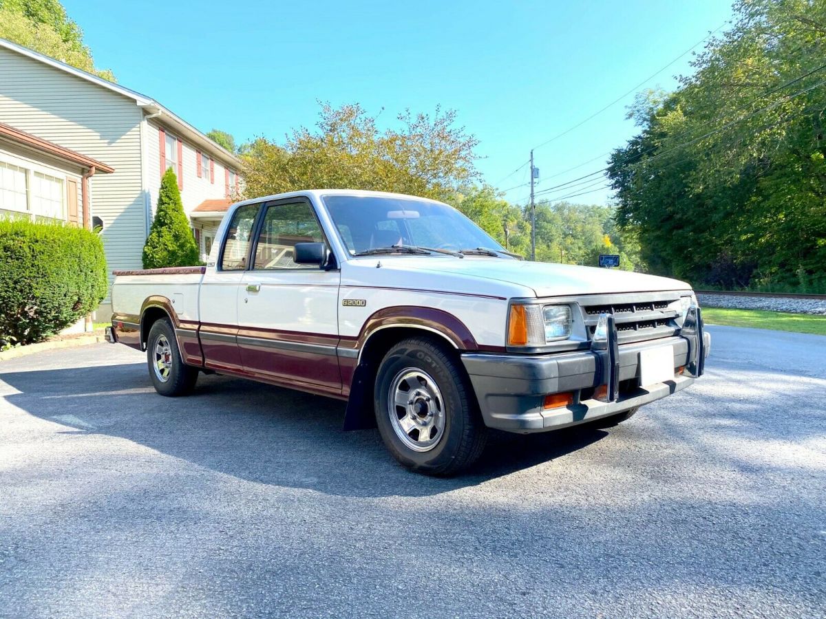 1987 mazda b2000 lx sport cab plus - one owner