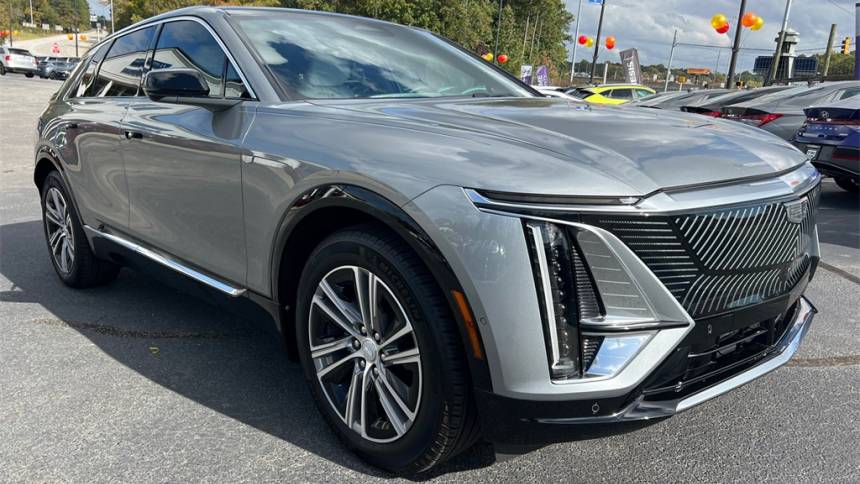 2024 cadillac lyriq luxury 1