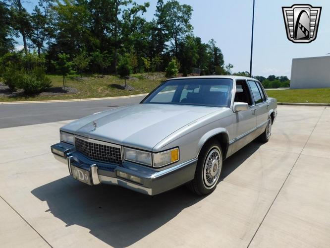1989 cadillac sedan deville in o'fallon, illinois