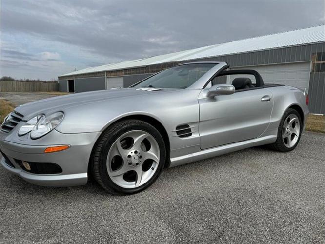 2005 mercedes-benz sl-class in staunton, illinois