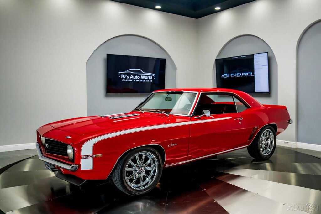 1969 chevrolet camaro 350 v8, tachometer dash, us mag wheels!