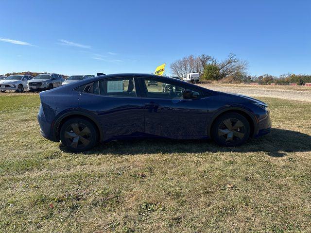 2023 toyota prius le