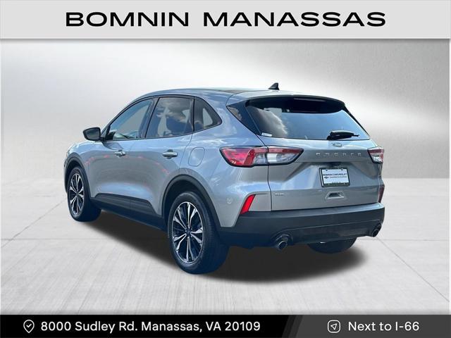 2022 ford escape se