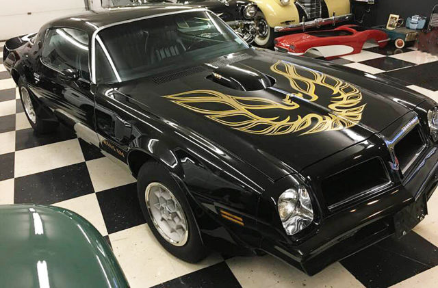 1976 pontiac trans am 6900 orig miles 455 / 4 speed manual
