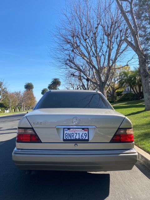 1994 mercedes-benz 500-series sedan brown rwd automatic 500