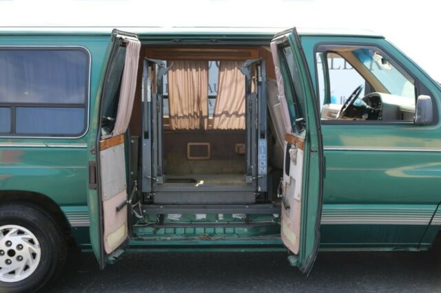 1993 ford e-150 handicap accessible custom van