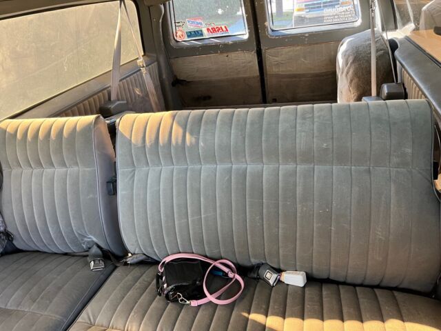 1990 gmc v2500 suburban suv black 4wd automatic v25 conventional