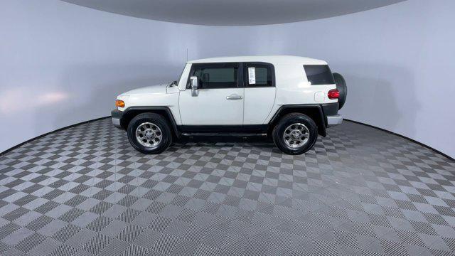 2011 toyota fj cruiser base