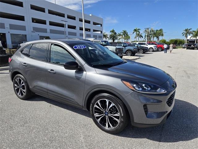 2022 ford escape se