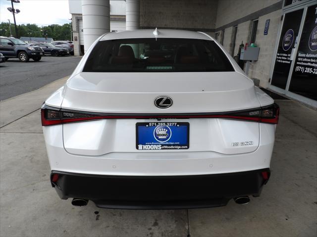 2022 lexus is 300 base