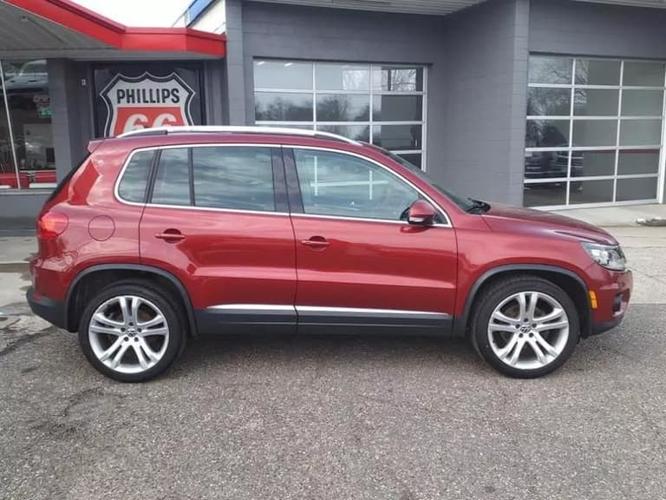 2012 volkswagen tiguan 2.0t sel 4motion sport utility 4d in farmington, minnesota