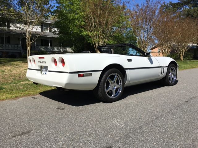 1989 corvette convertible, new interior & mechanical!