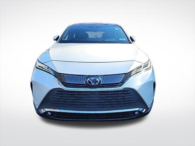 2022 toyota venza t mulliner